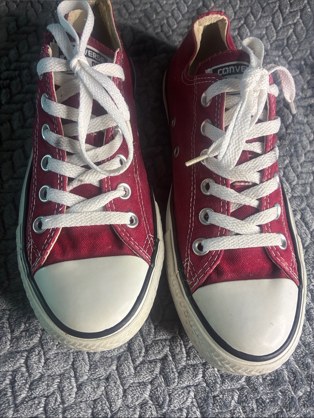 Converse Unisex Low Top Sneakers - Burgundy